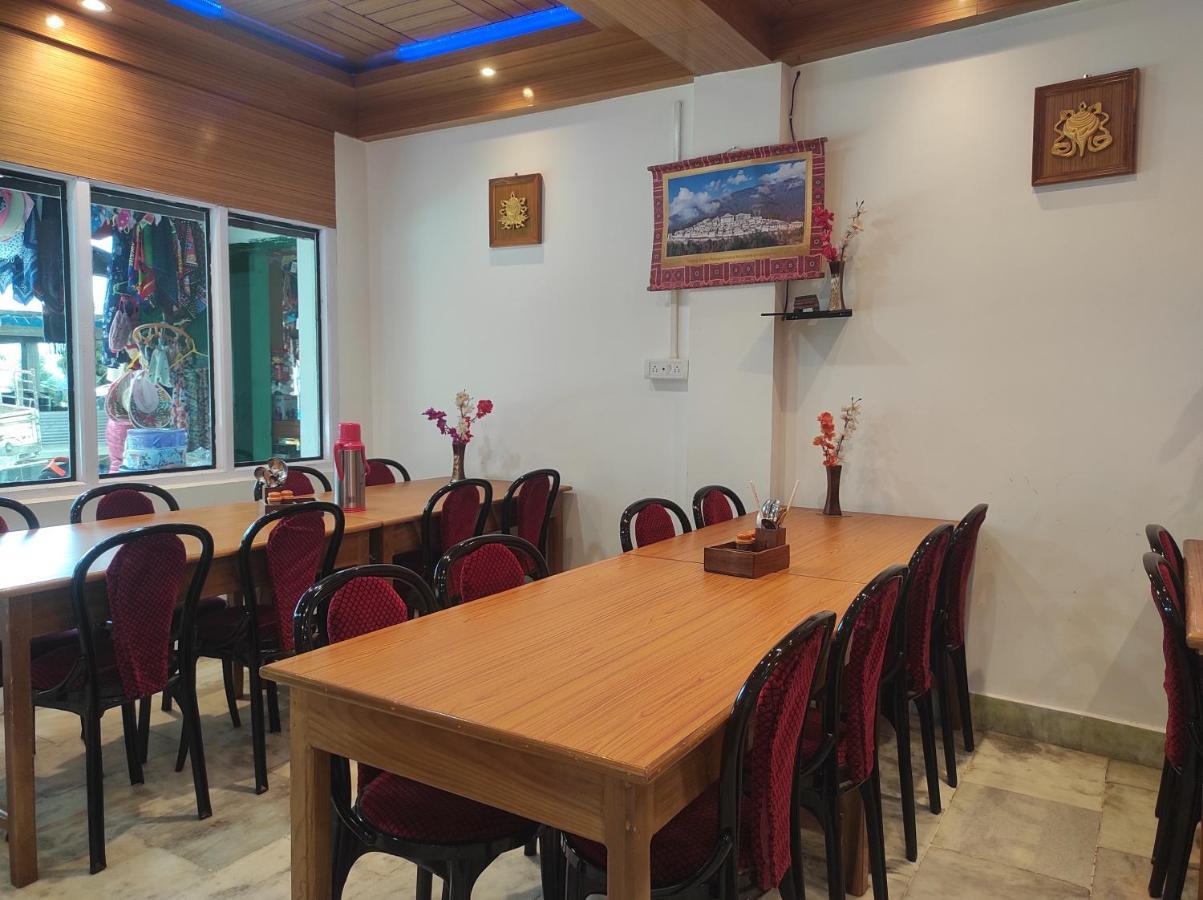 Hotel Tawang Regency Luaran gambar