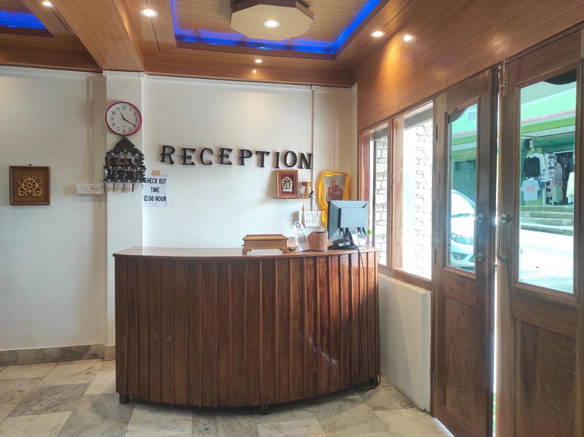 Hotel Tawang Regency Luaran gambar